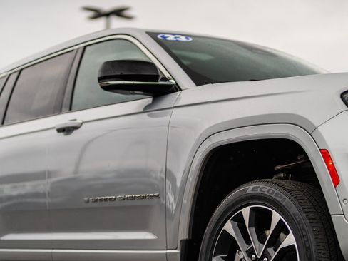 Used 2023 Jeep Grand Cherokee L Overland w/ Rear Seat Video Group I image 14