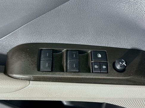 Used 2021 Toyota Camry LE FWD image 23