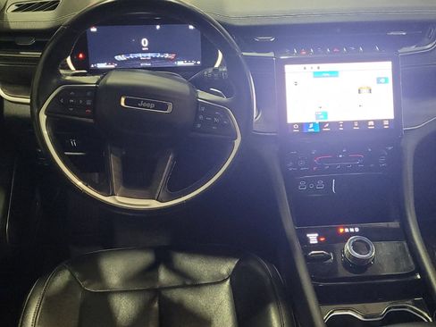 Used 2022 Jeep Grand Cherokee L Limited image 22