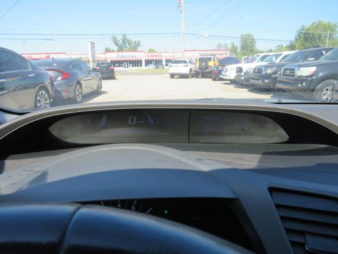 Used 2012 Honda Civic Hybrid Sedan image 13