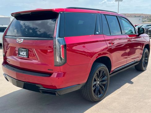 Used 2022 Cadillac Escalade Sport Platinum AWD/4WD image 6