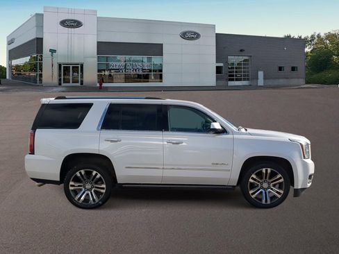 Used 2018 GMC Yukon Denali w/ Denali Ultimate Package image 12