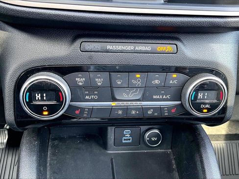 Used 2021 Ford Escape SE w/ SE Sport Appearance Package image 38