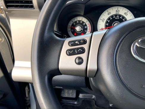 Used 2014 Toyota FJ Cruiser 4WD w/ Convenience Package image 23