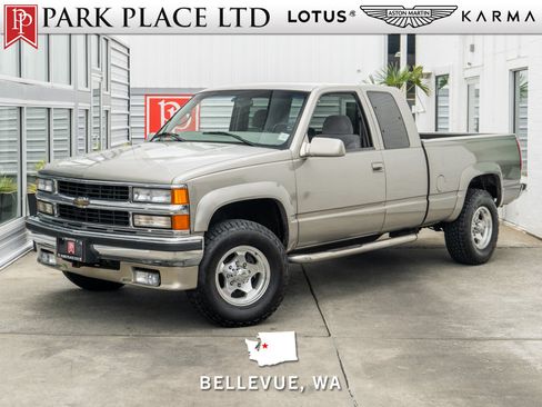 Used 1998 Chevrolet Silverado 2500 4x4 Extended Cab w/ Preferred Equipment Group 2 image 1
