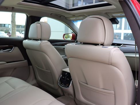 Used 2014 Cadillac XTS Premium image 38