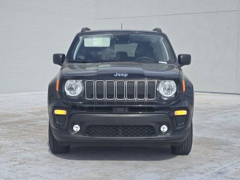 Used 2022 Jeep Renegade Latitude image 3