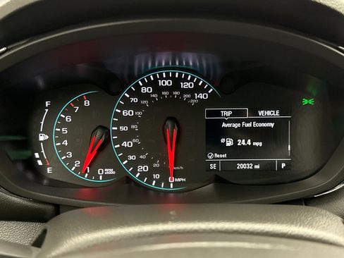 Used 2022 Chevrolet Trax LT w/ LT Convenience Package image 13