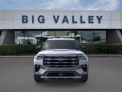 New 2026 Ford Explorer Active w/ Active Comfort Package image 6