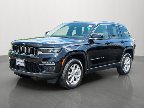 Used 2022 Jeep Grand Cherokee Limited AWD/4WD image 3