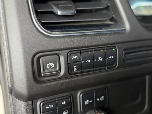 Used 2022 Chevrolet Tahoe RST AWD/4WD image 29