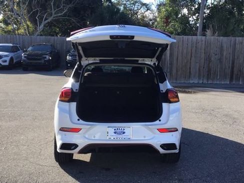 Used 2020 Buick Encore GX Essence w/ Experience Buick Package image 10