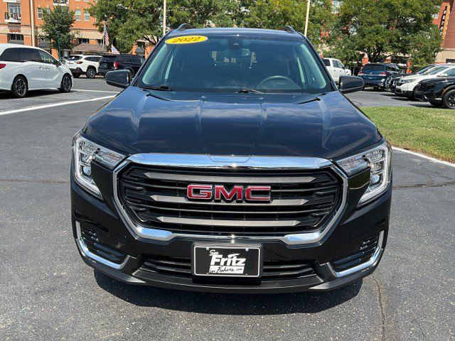 Used 2022 GMC Terrain SLE w/ Driver Convenience Package FWD image 2
