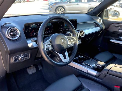 Used 2022 Mercedes-Benz GLB 250 4MATIC image 18