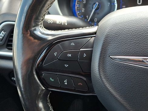 Used 2020 Chrysler Pacifica Touring-L w/ S Appearance Package FWD image 25