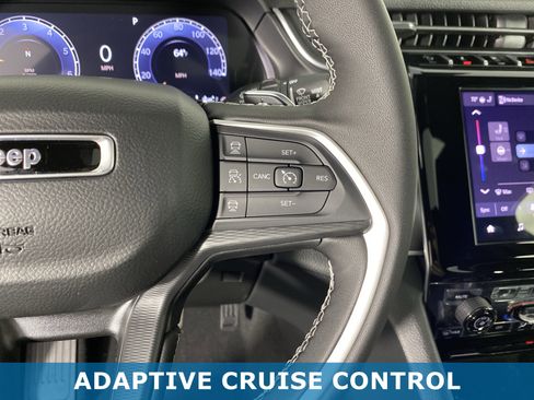 New 2025 Jeep Grand Cherokee Altitude image 22