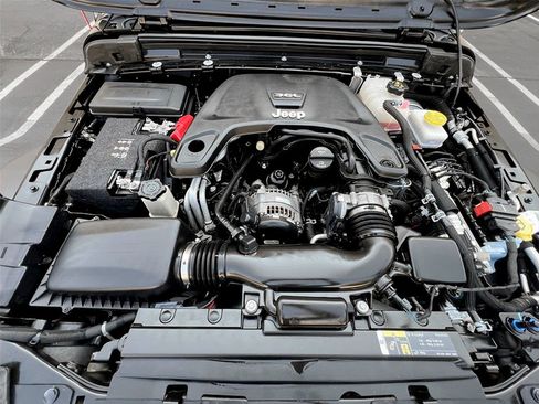 Used 2018 Jeep Wrangler Unlimited Sport image 16