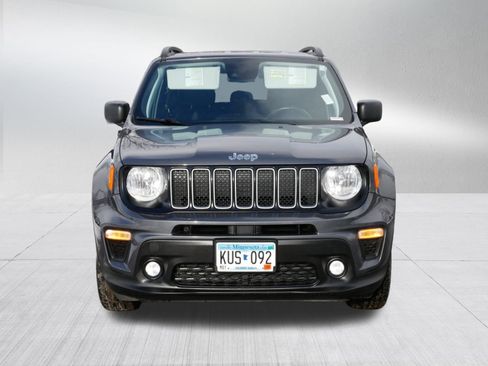 Used 2023 Jeep Renegade Latitude w/ Premium Group image 2