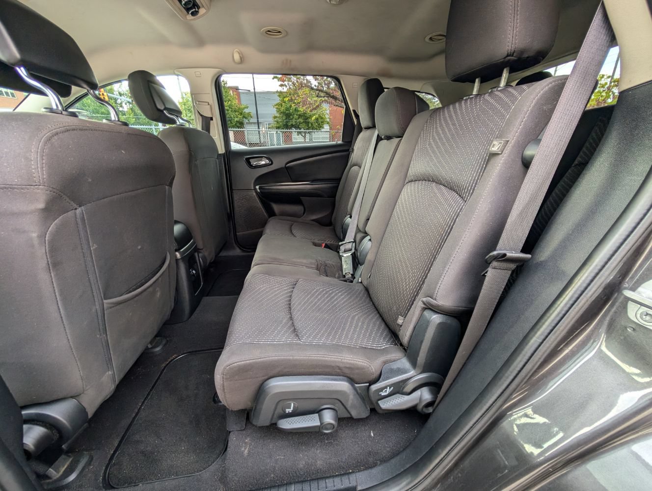 Used 2016 Dodge Journey SE w/ Flexible Seating Group FWD image 18