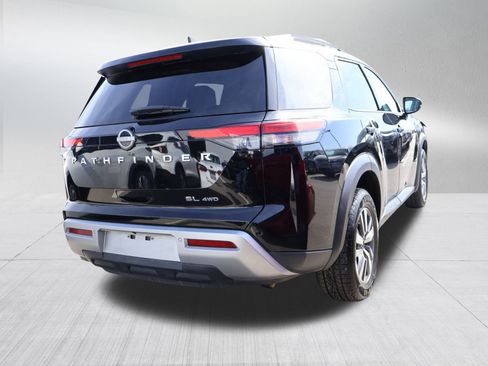 Used 2025 Nissan Pathfinder SL image 7