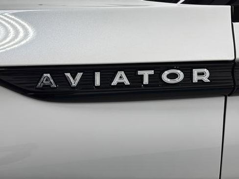Used 2025 Lincoln Aviator Reserve w/ Equipment Group 201A AWD/4WD image 45