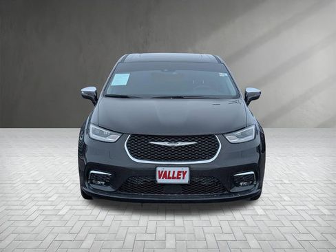 Used 2023 Chrysler Pacifica Limited image 6