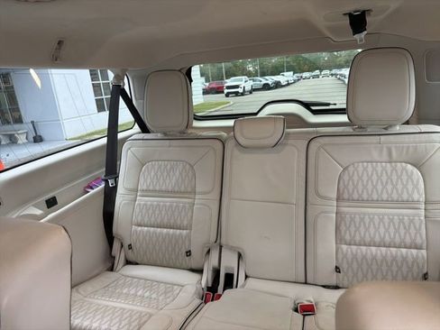 Used 2022 Lincoln Navigator L Black Label image 11