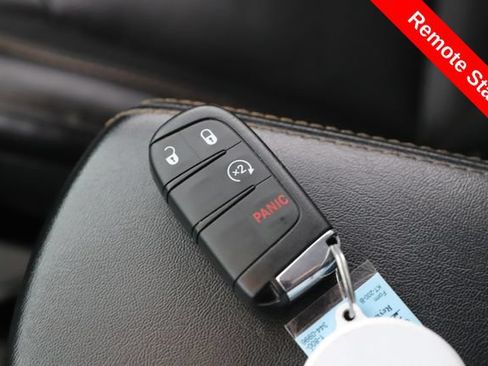 Used 2018 Jeep Compass Limited w/ Navigation Group AWD/4WD image 3