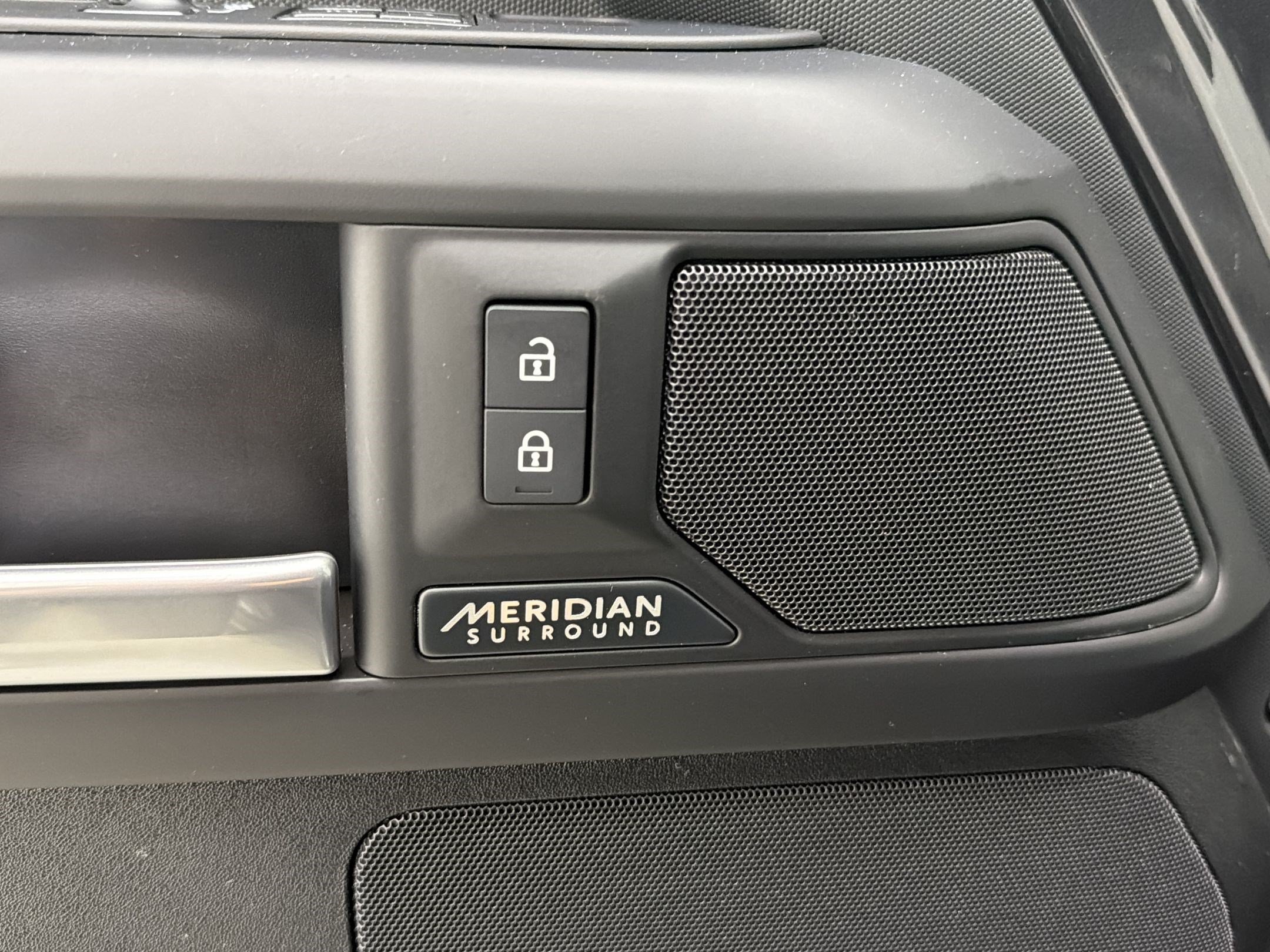 New 2026 Land Rover Defender 110 X-Dynamic SE AWD/4WD image 20