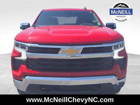 Used 2024 Chevrolet Silverado 1500 LT AWD/4WD image 2