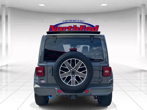 Used 2022 Jeep Wrangler Unlimited Sahara AWD/4WD image 6