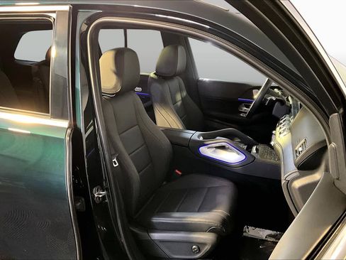 Used 2024 Mercedes-Benz GLS 450 4MATIC image 8