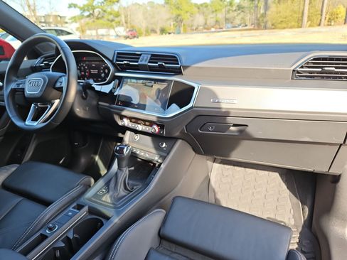 Used 2024 Audi Q3 2.0T Premium Plus image 16