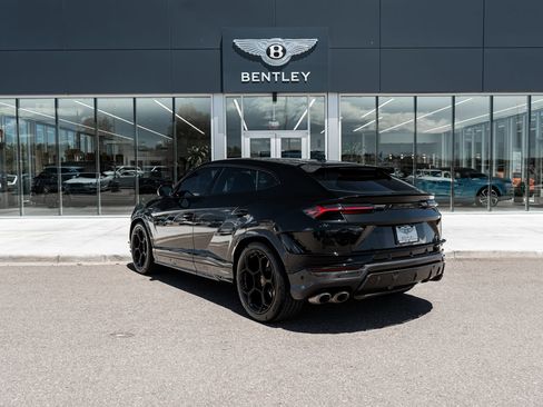Used 2023 Lamborghini Urus Performante AWD/4WD image 8