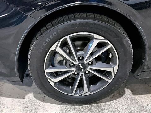 Used 2022 Kia Forte LXS w/ LXS Technology Package image 8