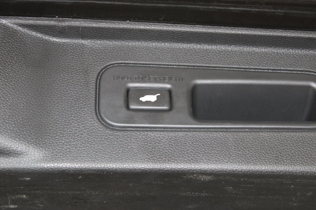 Used 2023 Honda Pilot Touring image 11