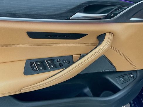 Used 2022 BMW 530e w/ Executive Package image 10