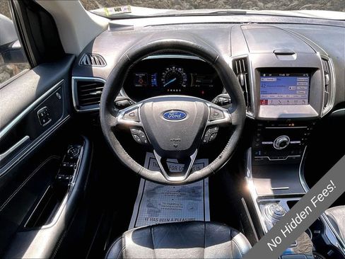 Used 2019 Ford Edge Titanium w/ Equipment Group 301A FWD image 5