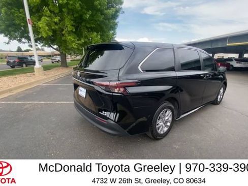 Certified 2023 Toyota Sienna LE FWD image 9