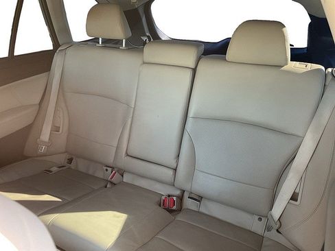 Used 2018 Subaru Outback 2.5i Limited image 12