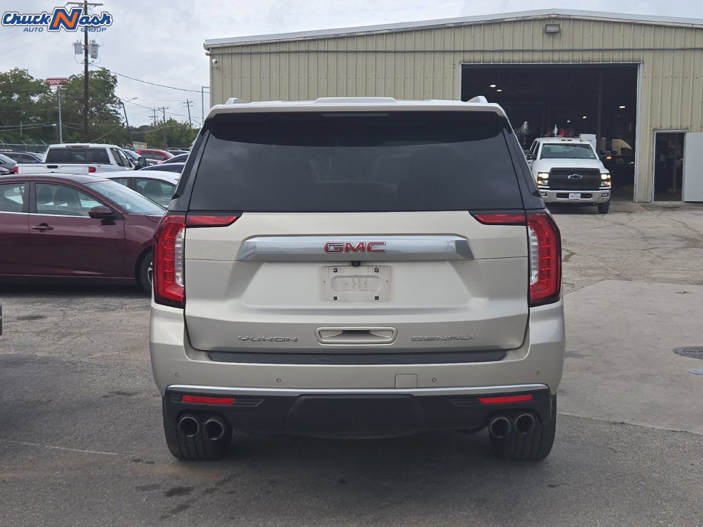 Used 2023 GMC Yukon Denali RWD image 5