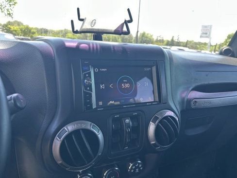 Used 2012 Jeep Wrangler Unlimited Sport AWD/4WD image 27
