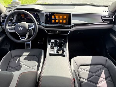 Certified 2026 Volkswagen Atlas Peak Edition AWD/4WD image 19