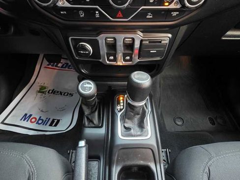 Used 2023 Jeep Wrangler Sport S image 16