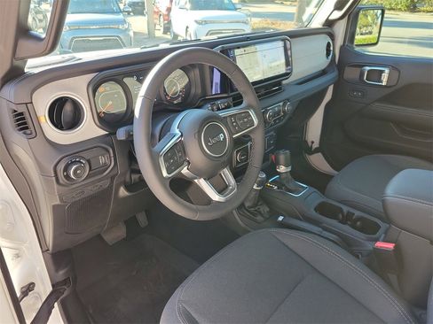 Used 2025 Jeep Wrangler Sahara w/ Safety Group image 13