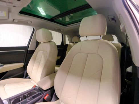 Used 2025 Audi Q3 2.0T Premium image 23