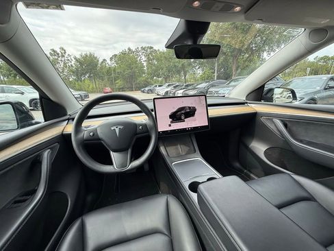 Used 2022 Tesla Model Y Long Range AWD/4WD image 19