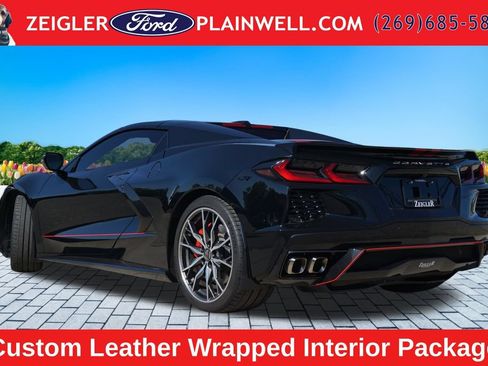 Used 2024 Chevrolet Corvette Stingray Premium Conv w/ Z51 Performance Package RWD image 3