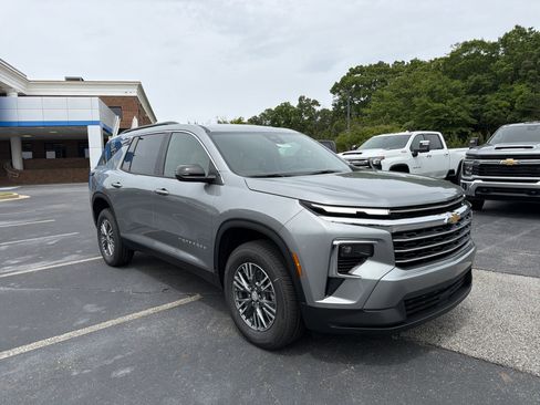 New 2026 Chevrolet Traverse LT FWD image 4