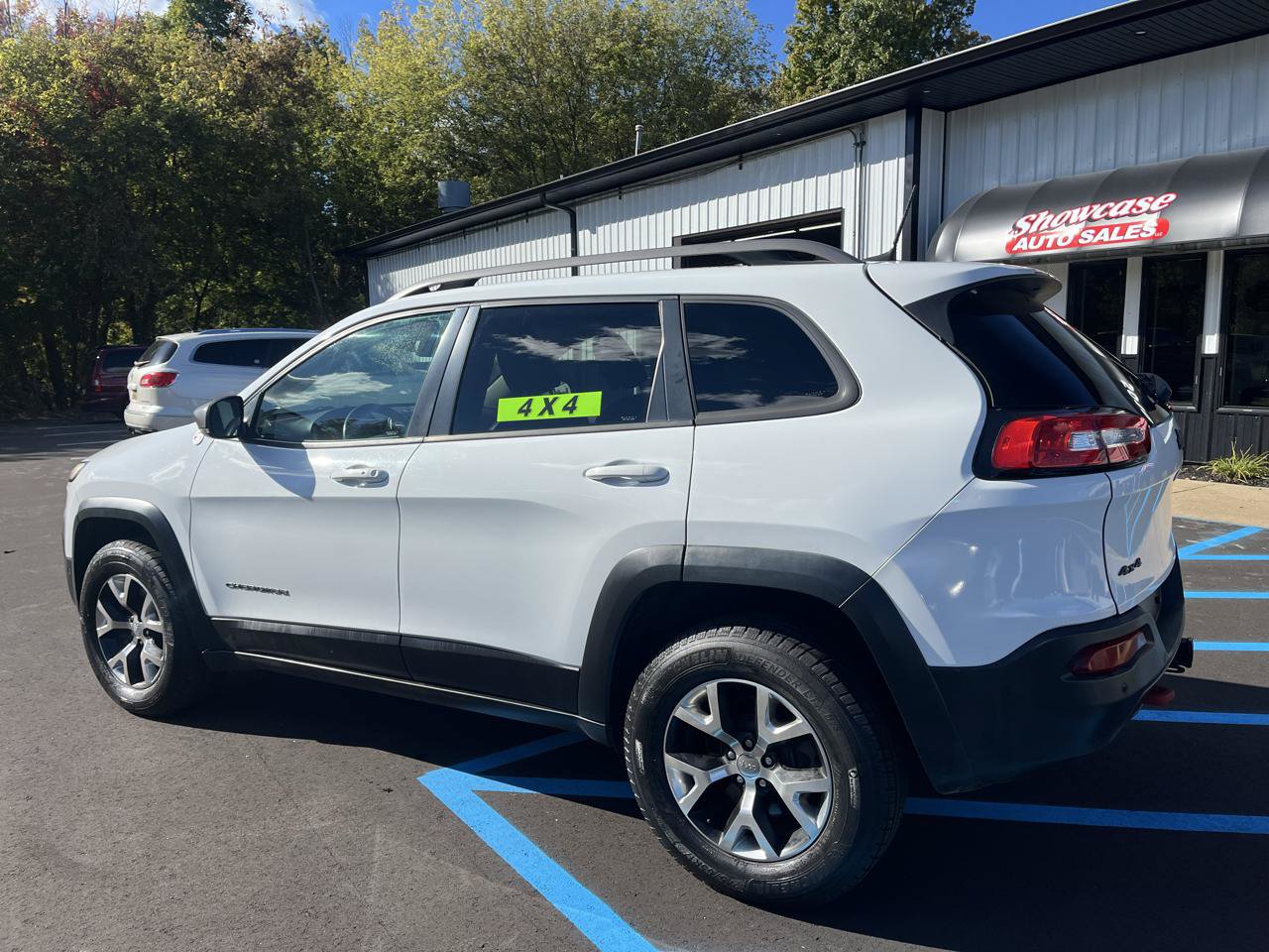 Used 2016 Jeep Cherokee Trailhawk w/ Comfort/Convenience Group AWD/4WD image 7